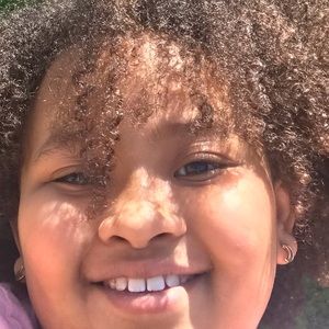 Meet your Posher, Lia